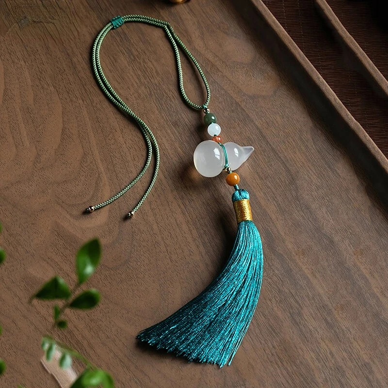 

Car pendant high-grade male chalcedony gourd car pendant car rearview mirror pendant cute car accessories