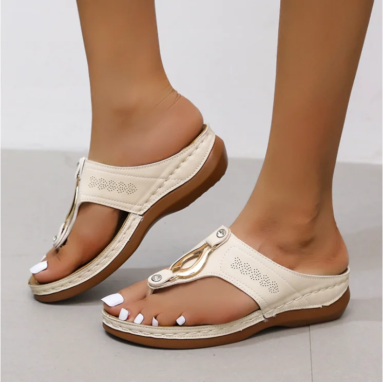

2022 NEW Summer Casual Women Beach Sandals Thick Platform Wedges Female Beach Slippers Metal Decor Clip Toe Lady Flip Flops