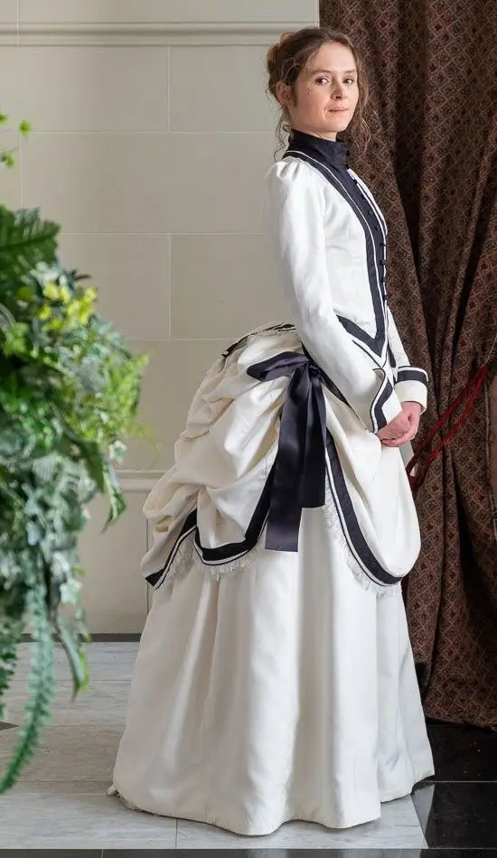 

1860s Victorian White Fancy Bustle Ball Gown Evening Dress Victorian Civil War Southern Belle Ball Gown Lady Walking Dress