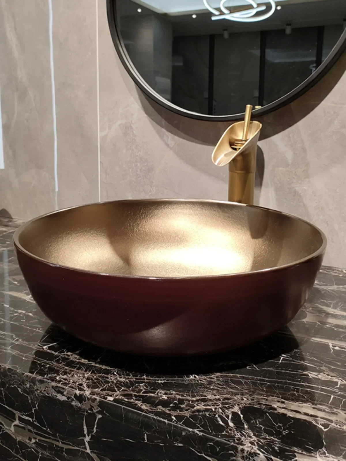 Недорогая Роскошная стильная настольная раковина металлическая глазурованная