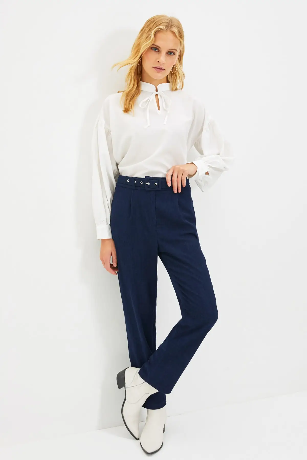 

Trendyol Arched Pants TWOAW22PL0332
