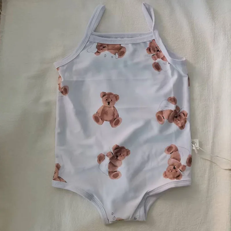 

Детский купальник MILANCEL с принтом медведя, одежда для плавания для мальчиков и девочек, купальный костюм с шапочкой