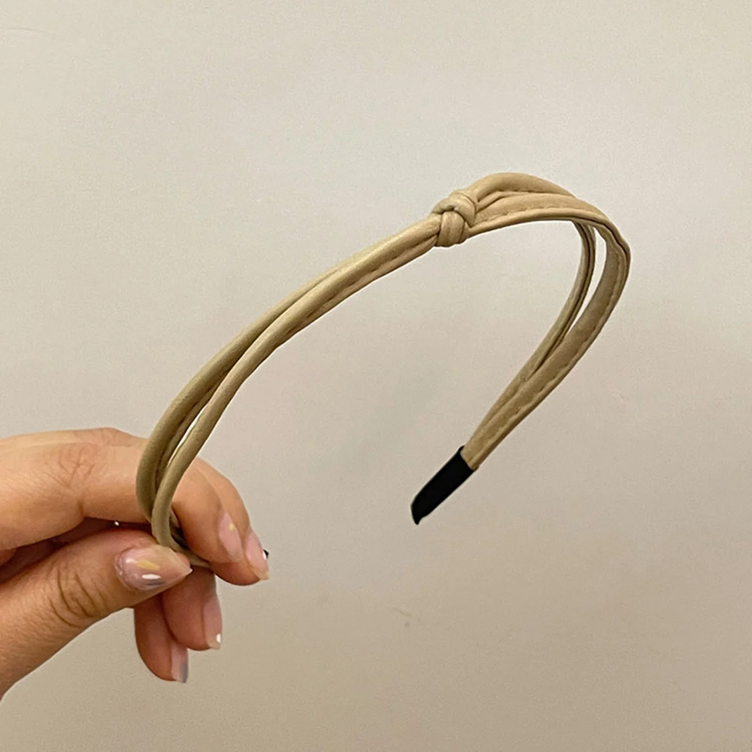 Рисунок 6 - Ободок для волос тонкий однотонный