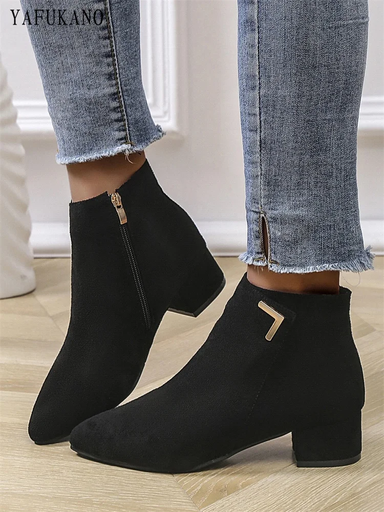 

Женские Классические замшевые ботинки, ботильоны с металлической молнией сбоку и острым носком, короткие ботинки на массивном каблуке, бол...