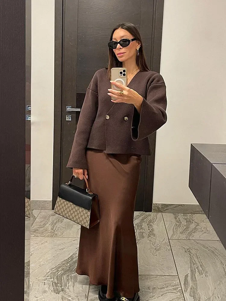 Женский трикотажный кардиган на пуговицах с V-образным вырезом и длинным рукавом