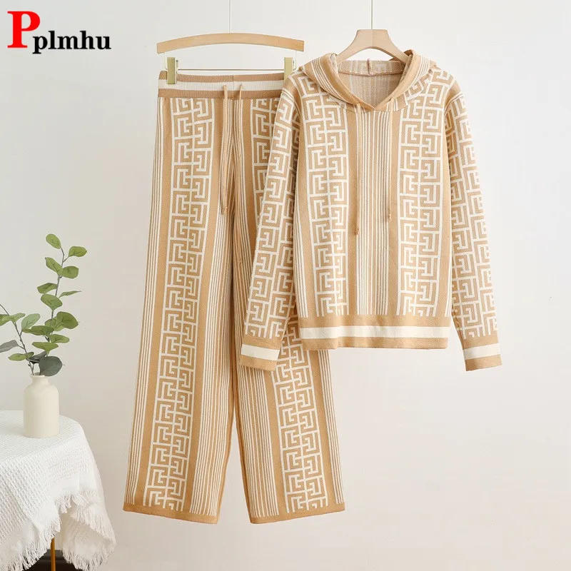 Женский трикотажный комплект из 2 предметов пуловер с капюшоном и штаны высокой