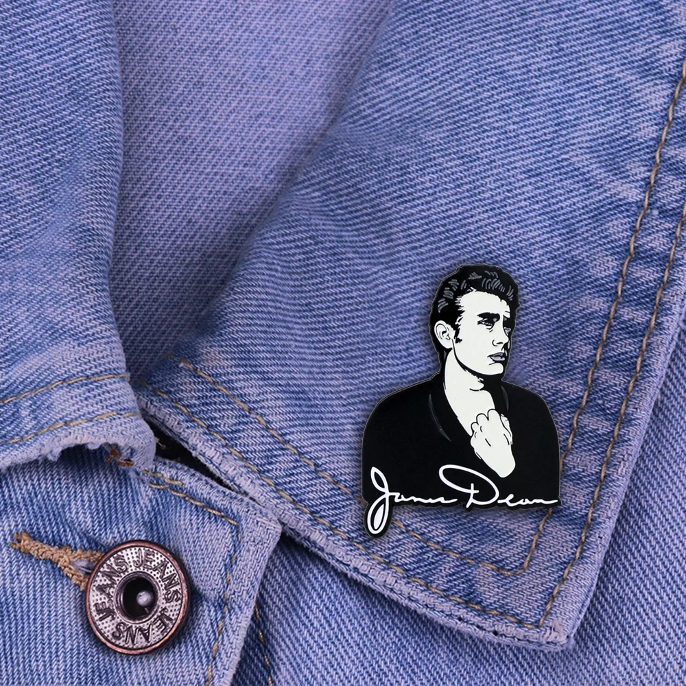 

Elvis Presley Enamel Brooch Half-length Photo Pin in Memory of a Legend for Fans