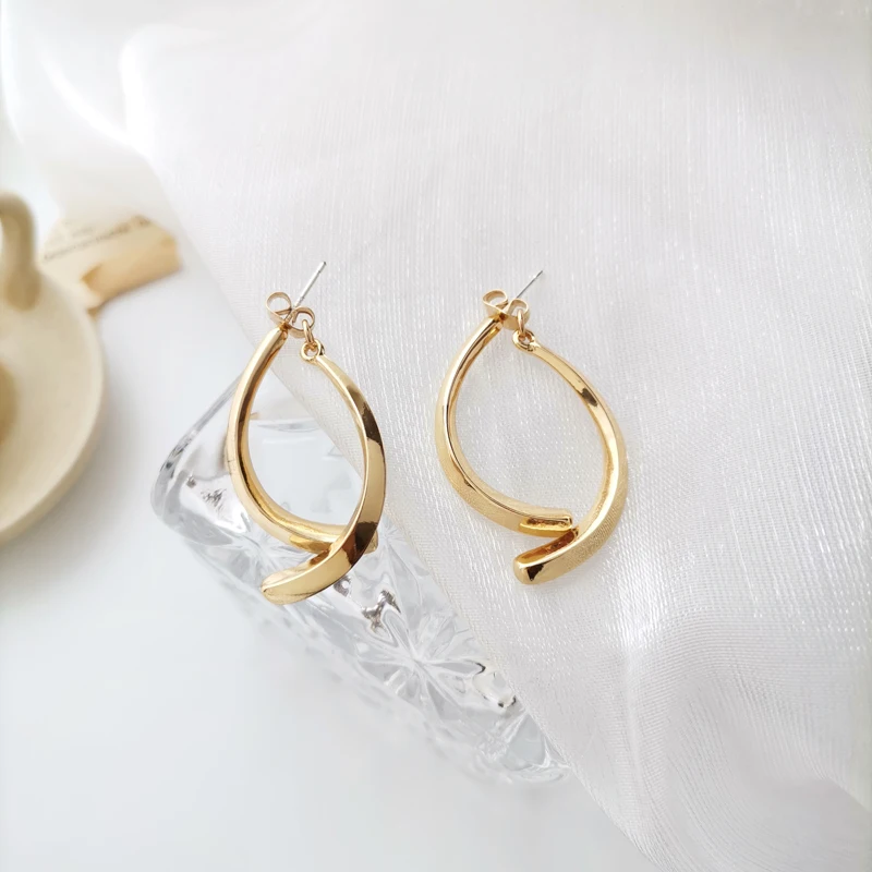

Modern Geometric Stainless Steel Earrings Girls Temperament Jewelry 2022 New Personality Simple Metal Eardrop Female Gifts