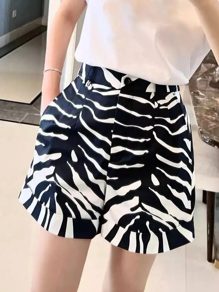

Retro high-quality women's new black-and-white zebra print holiday party fashion T-stage denim shorts summer wide casual pants