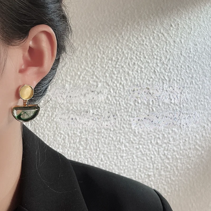 Draweye Green Geometric Stud Earrings for Women Korean Fashion Office Lady Sweet Jewelry Vintage Spring Summer Pendientes