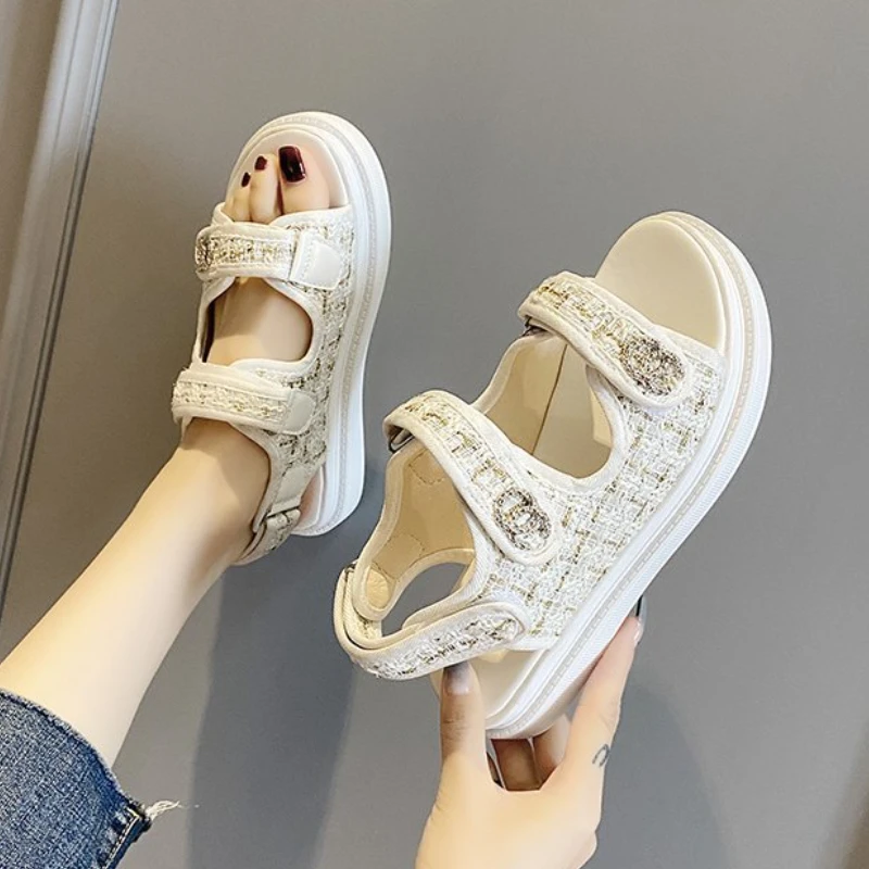 

Women Platform Modern Sandals Summer Beach Flats Confortable Hook Look Closed Casual Roman Designer Style Female Slippers Shoes