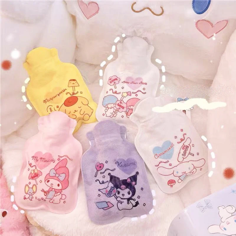 

Sanrioed Kuromi Cinnamoroll My Melody Pompom Purins Winter Cute Plush Mini Portable Water Injection Hot Water Bag Girls