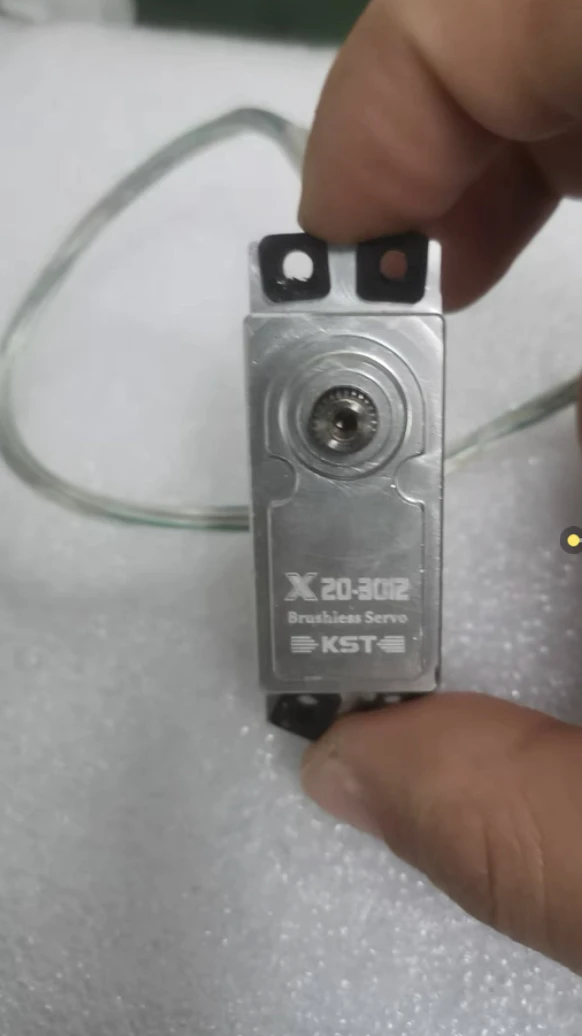 Новинка 90%, модель KST Φ-35 кг, 0,11 сек, 75 г, 333 мкс/Гц, бесщеточный полностью металлический сервопривод, стандарт 25T(Futaba), spline для RC