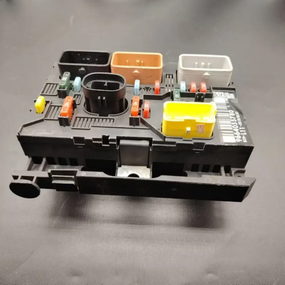 9664055780 9664826080 Блок управления блоком предохранителей 6500FH в сборе BSM-L11 для Peugeot 307