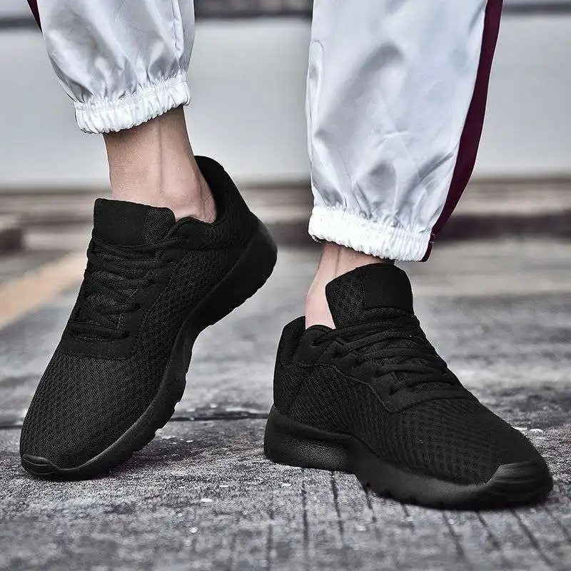 2022 New Couple Sport Shoes Fashion Women Vulcanized Shoes Designer Lace Up Casual Shoes Women's Flats Walking Sneakers Women