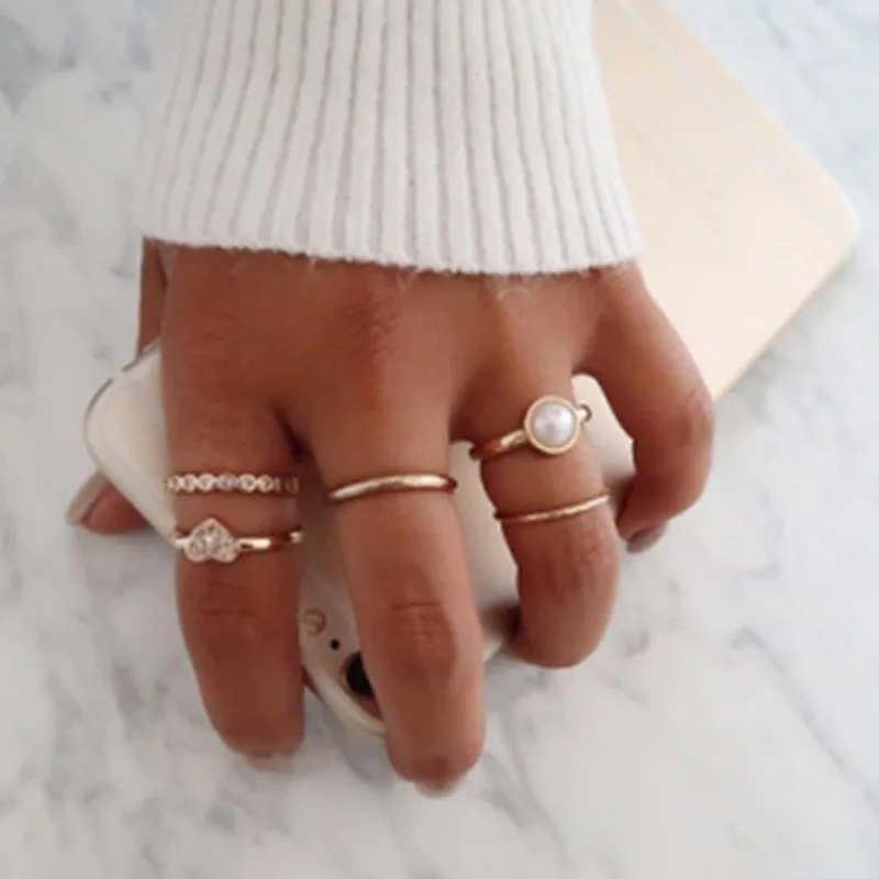 

Europe and America Style Trendy Pearl Peach Heart Combination Knuckle Ring Five-Piece Set Adjustable Rings for Women Girl Gift