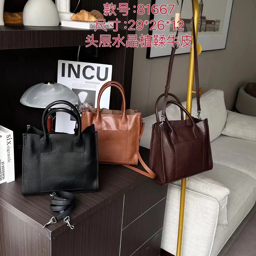 Большая квадратная сумка из воловьей кожи растительного дубления в стиле ретро