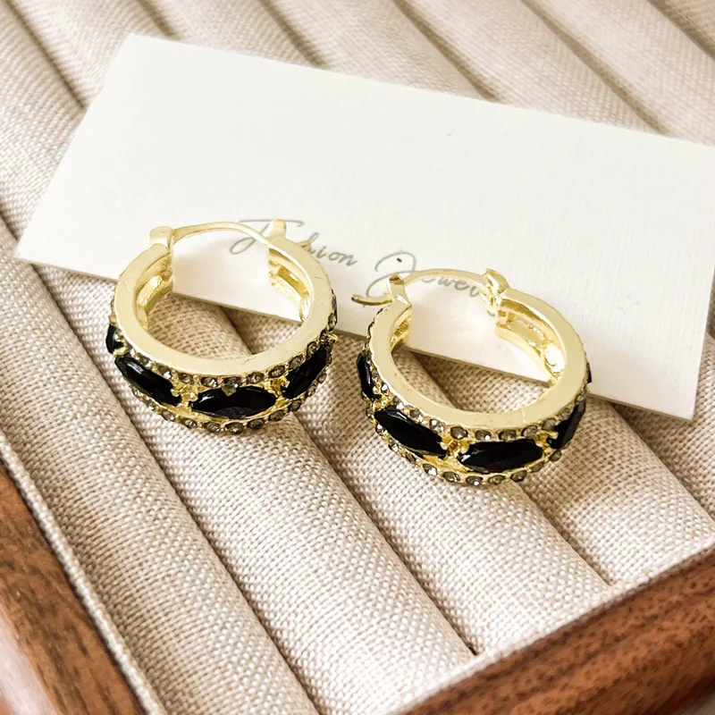 Новые готические серьги для женщин стильные круглые призматические черные