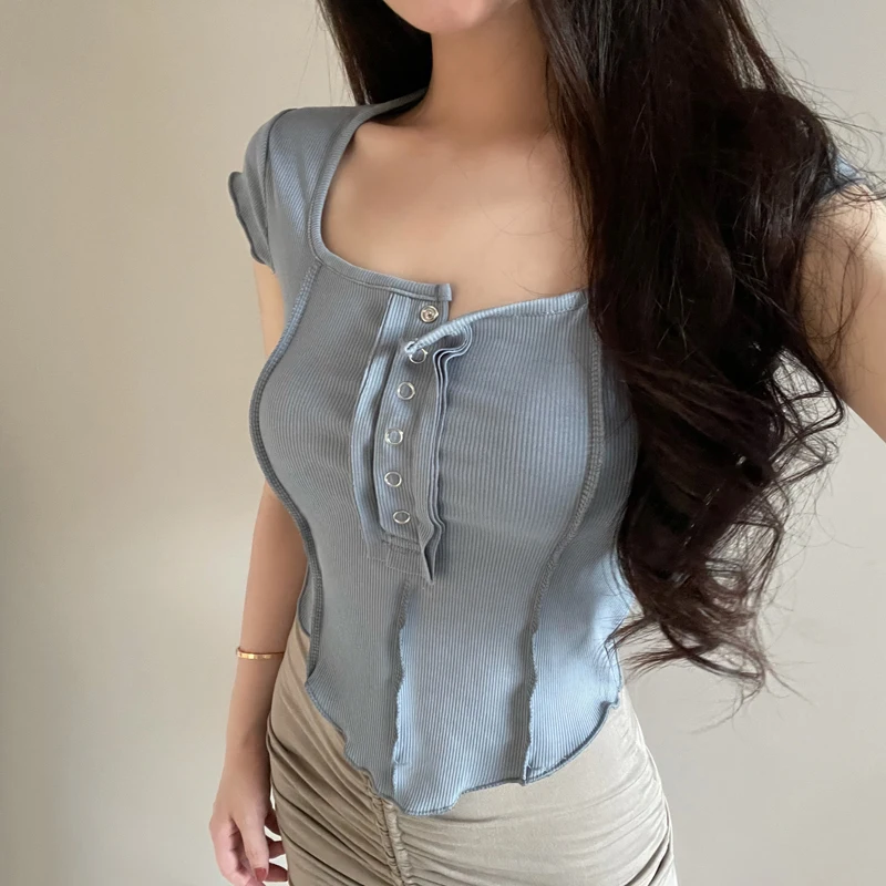 

Women Scoop Neck Button Front Fitted Top With Seam Detail Cap Sleeve Curve Hem Fitted T-shirt