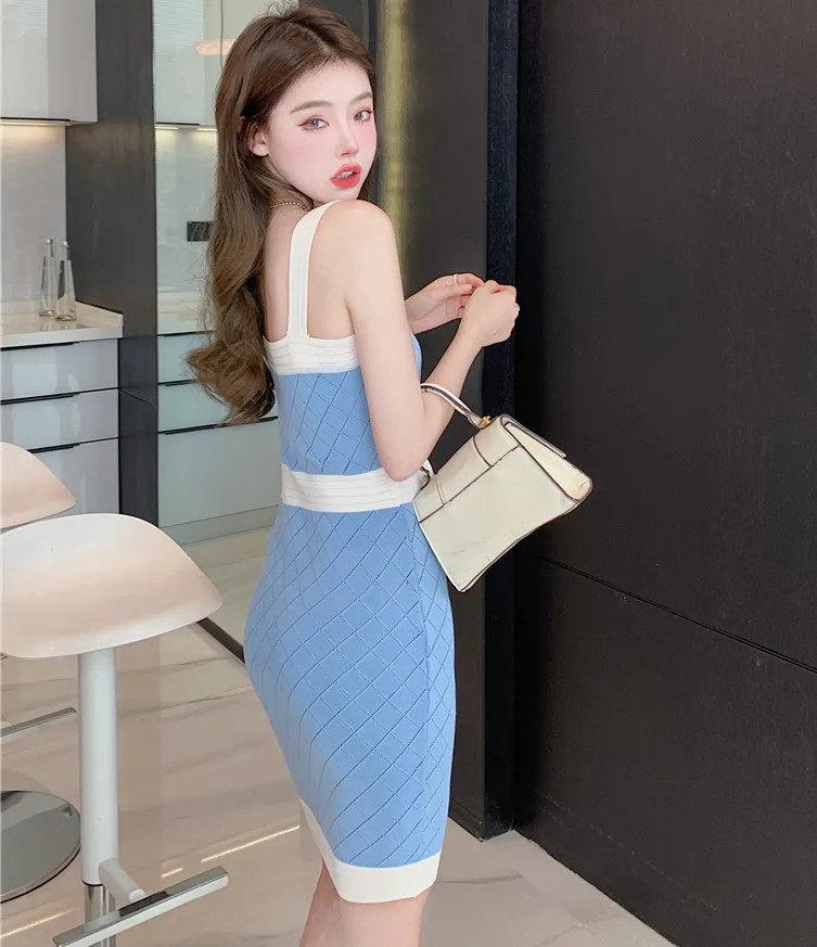 Женское винтажное трикотажное платье-футляр в клетку офисное облегающее