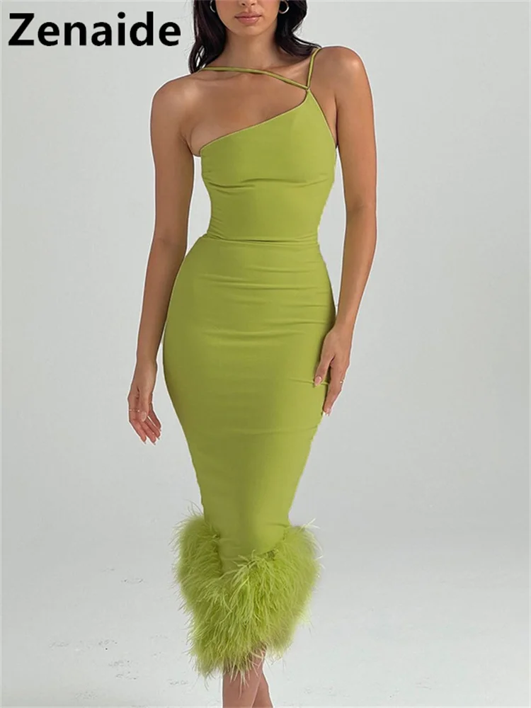 

Платье-миди женское на одно плечо с перьями и открытой спиной