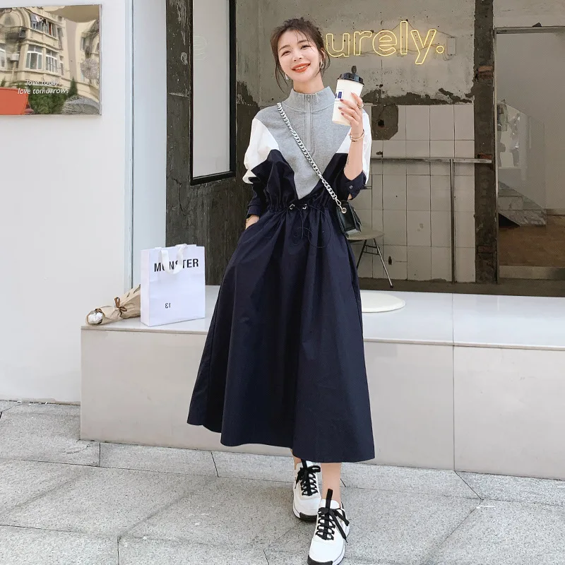 

Новое платье средней длины на осень 2023 года свободное и модное, с контрастной юбкой в стиле пэчворк длиной до колен