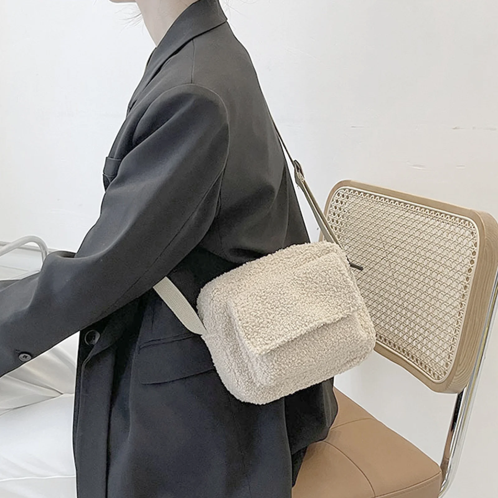 

Women's Casual Shoulder Bag Solid Color Sherpa Plush Messenger Bag Buckle Tote Bag Travel Birthday Gift White Khaki Black Brown