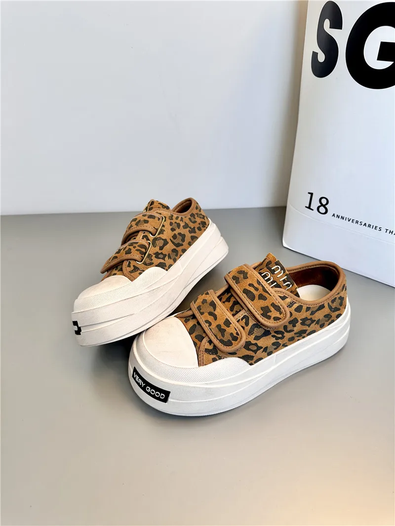 Женские удобные кроссовки на платформе с леопардовым принтом