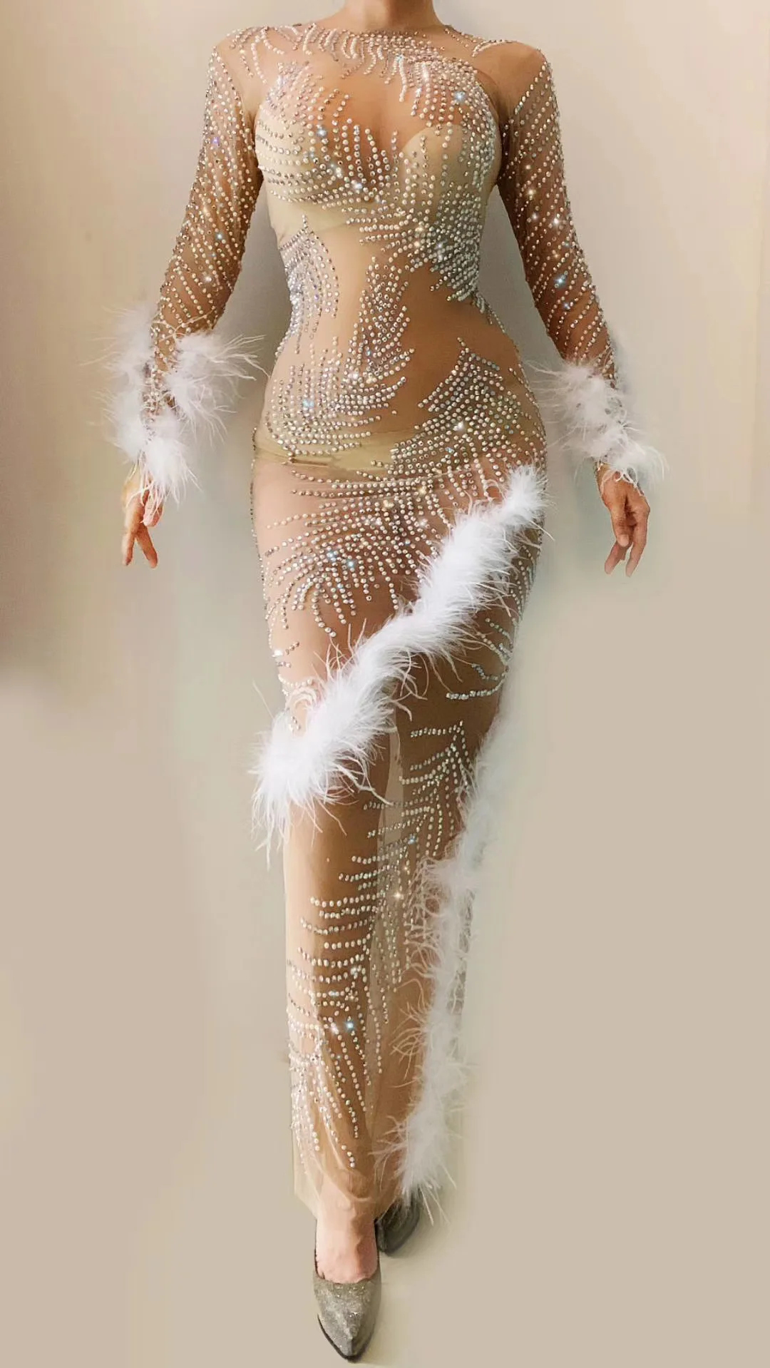 

Обнаженное блестящее длинное платье стразы с перьями для женщин вечерние Одежда для банкета сценические костюмы певицы