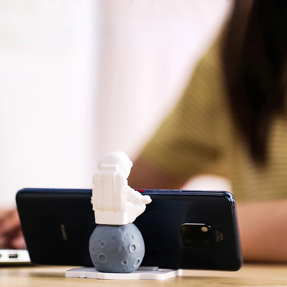 

Phone Holder Desktop Silicone Cellphone Stand Dock Bracket Spaceman Model Universal Smartphone Base Stand Desk Decor