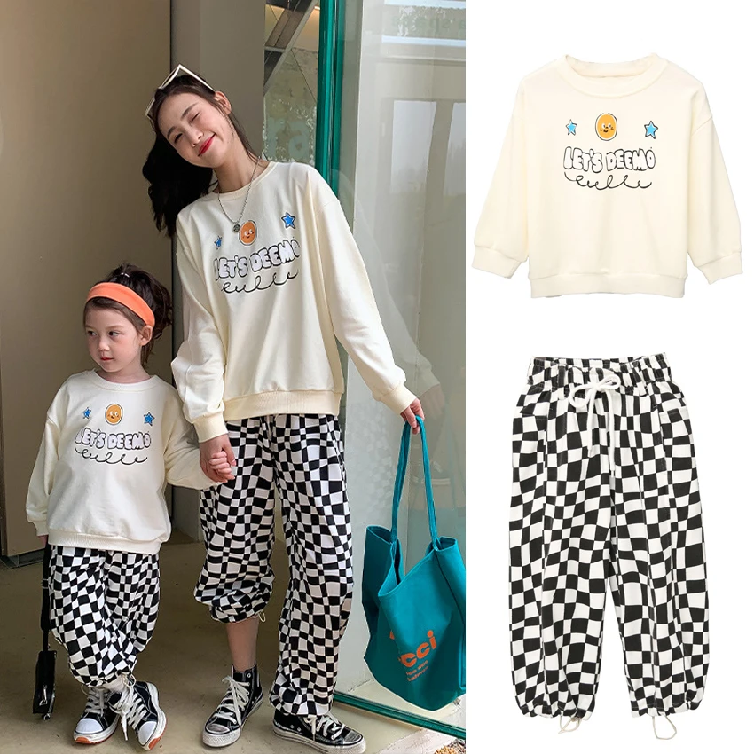 

Family Matching Outfits 2022 Spring Clothing Sets Mother-daughter Casual Round NeckTops+Wide Leg High Waist Plaid Pants Suits