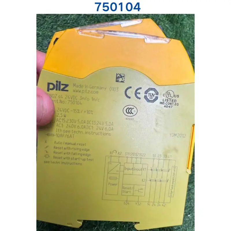 95% новое реле PILZ PNOZ S4 750104