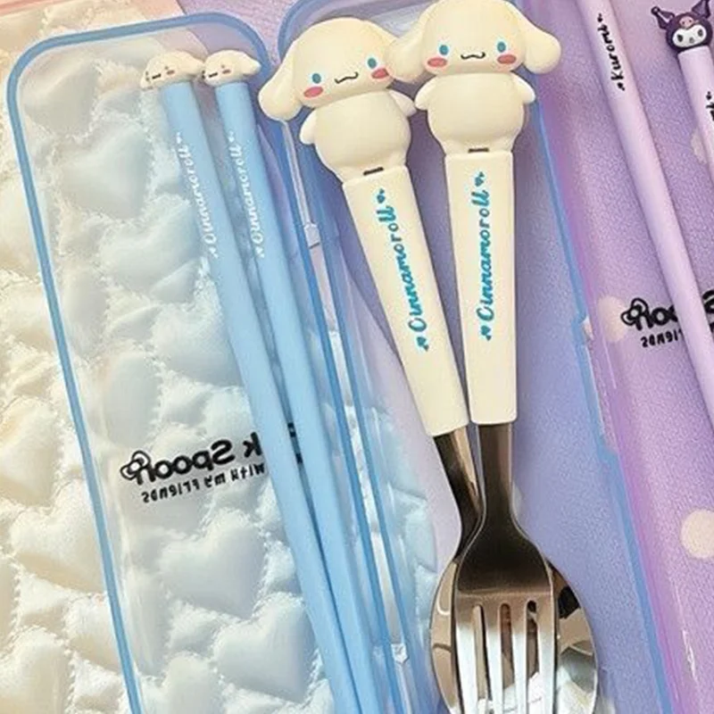 Kuromi детский набор посуды с героями мультфильмов My Melody Sanrio для студентов аниме Kawaii милые стальные палочки для еды ложка вилка портативный набор kuromi решай и стирай