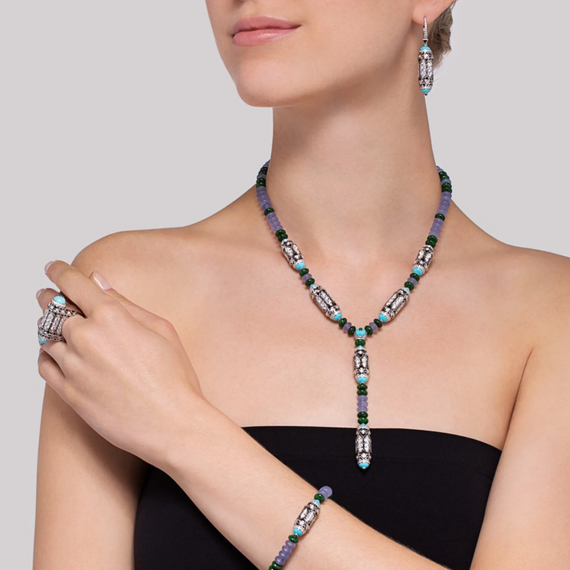 Фото Серебро 925 пробы с позолотой, высокоуглеродистым цирконием, в стиле Cartier, с синей бирюзовой эмалью, декоративное, универсальное, в стиле ар-деко №3