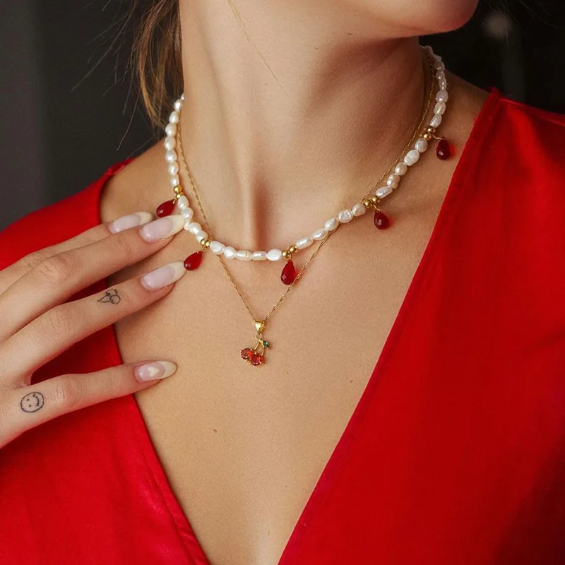 

Vintage Multilayer Imitation Pearl Beaded Clavicle Necklace Women's Red Crystal Cherry Pendant Necklaces Girls Fashion Jewelry