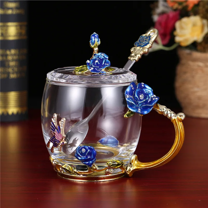 

Стеклянная чашка с розой