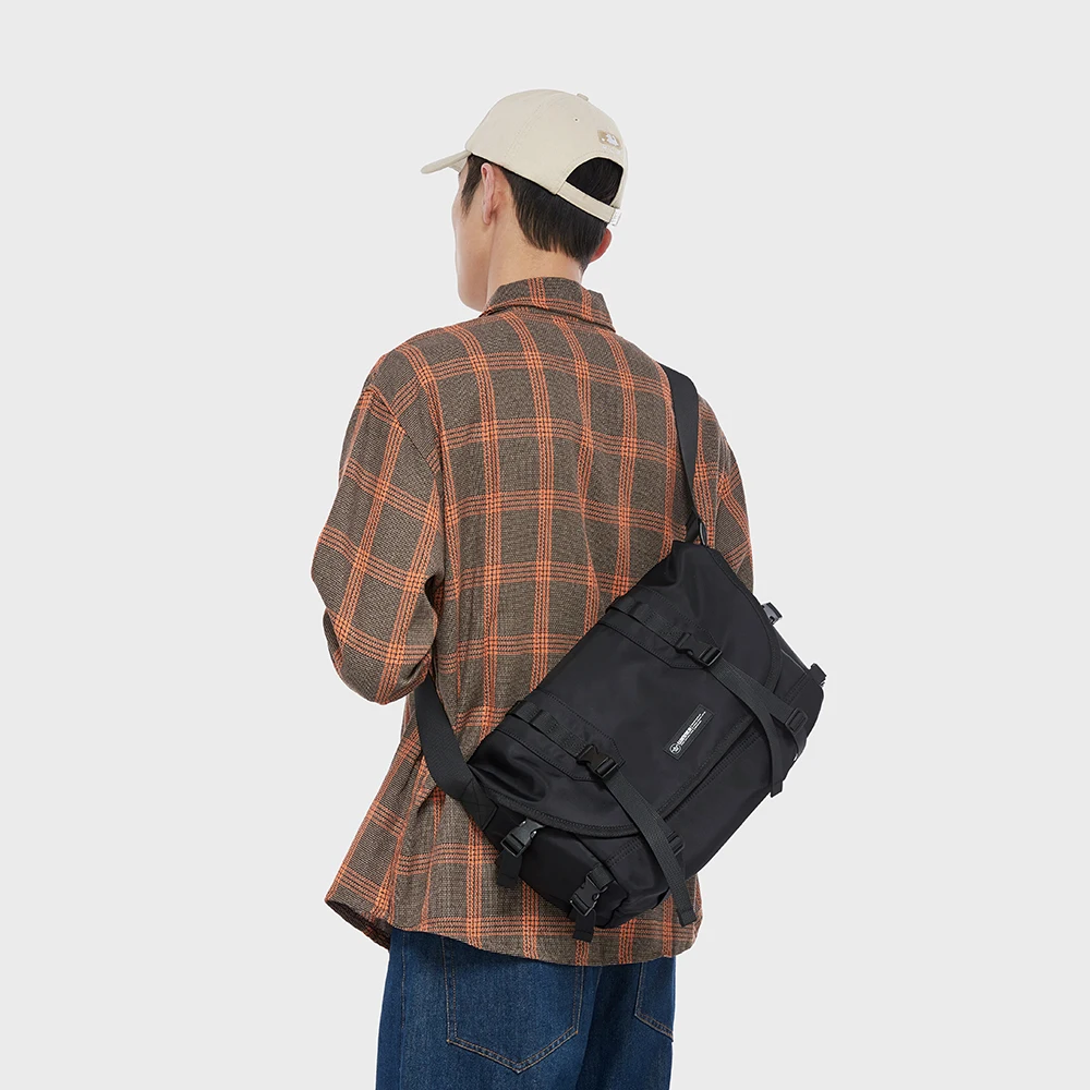 

2022 Women Chest Bag Fashionable Crossbody Bag High Quality Large Capacity Travel Bags Masculine Style Tote Sports Casual 1PC