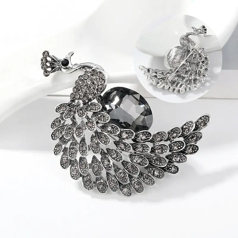 

Crystal Peacock Feathers Brooch Enamel Pins Brooches Wedding Accessories Retro Fashion Brooch For Cloth Women Gift