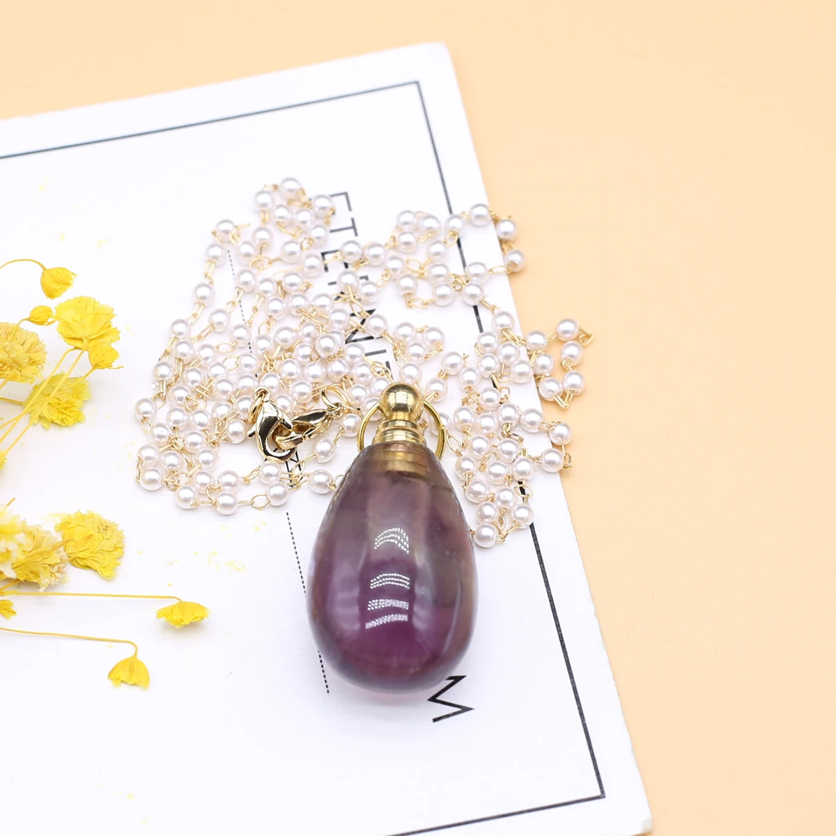 

Natural Stone Perfume Bottle Pendant Necklace Fluorite Bottle Long Freshwater Pearl Bead Chain for Party Birthday Gift 16x33mm