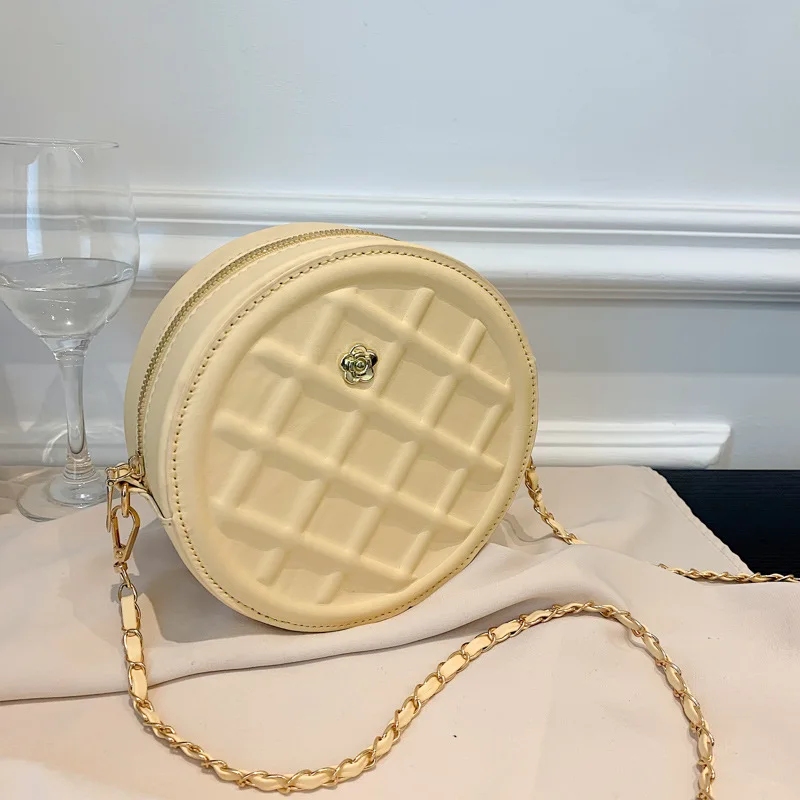

Urban simplicity, romantic temperament, small bag, women, spring and summer 2022, new fashion, versatile chain, Messenger
