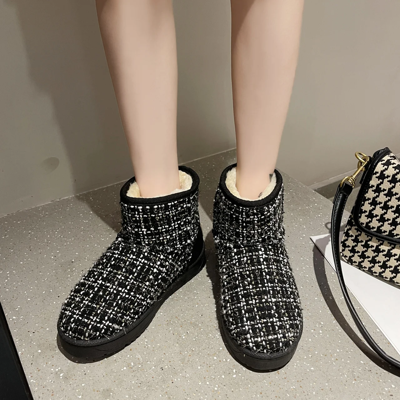

Alo cnc 2022 New Winter Fashionable Velvet Thickened Small Fragrant Wind Thick Bottom Non-slip Warm Snow Boots