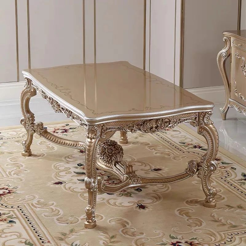 Деревянный обеденный стол