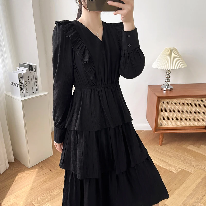 Женское платье с юбкой в стиле ретро черное милое V-образным вырезом и оборками