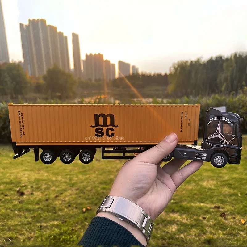 

Diecast Alloy Truck Model Children Toy 1:50 ContainerTruck Pull Back Sound And Light Engineering Transport Vehicle Toys For Boys