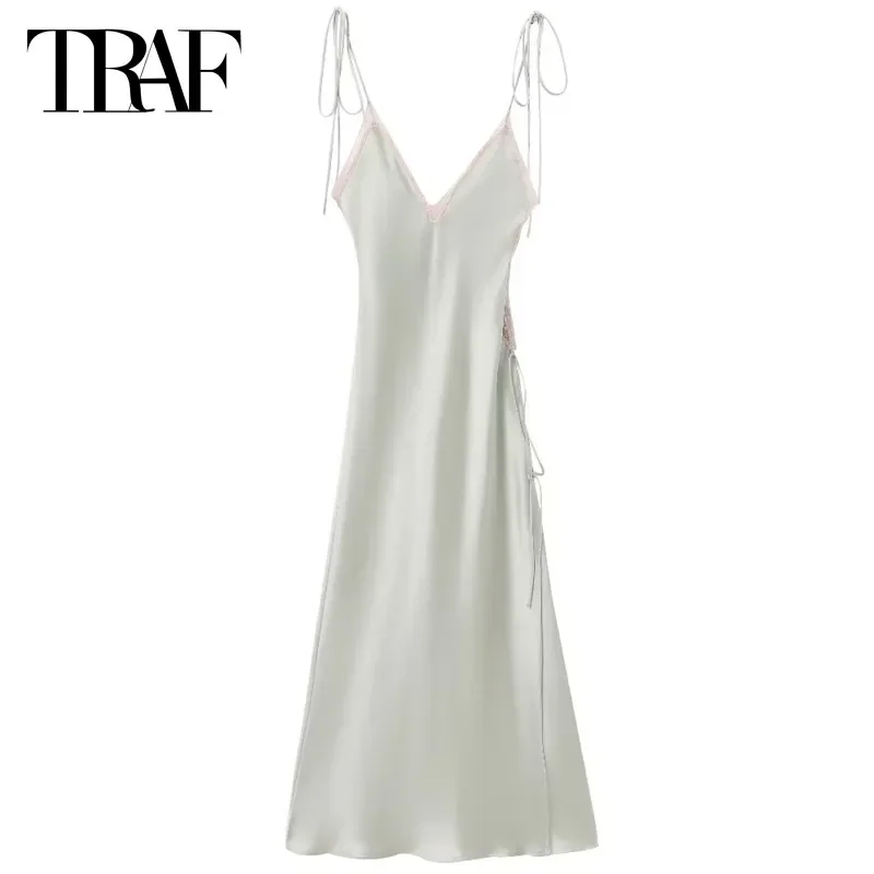 Платье-комбинация летнее атласное без рукавов с бантом и открытой спиной