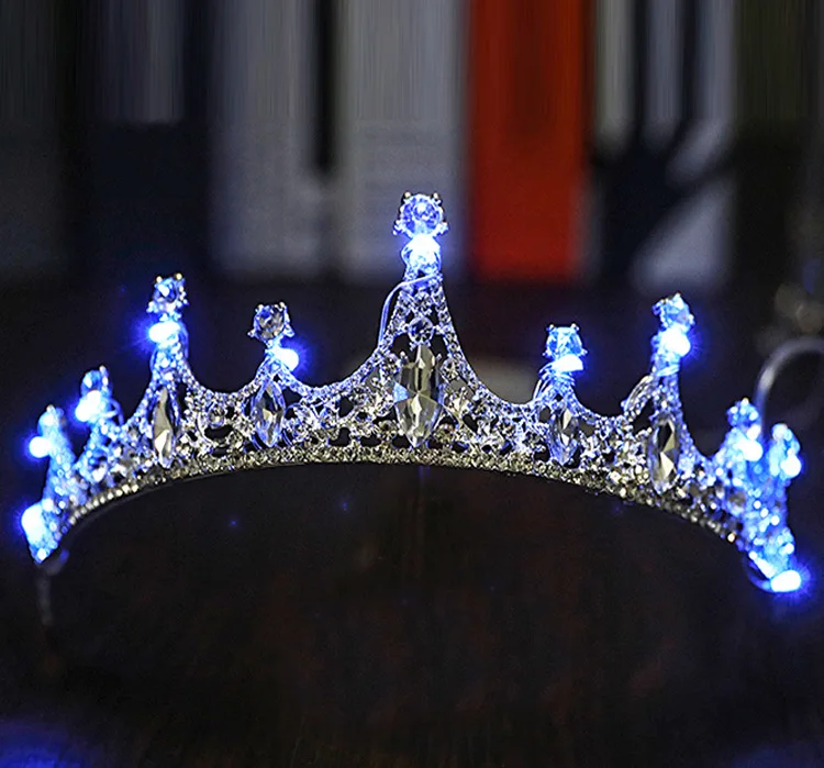 

Светодиодная тиара DKSHETOY серебристого цвета