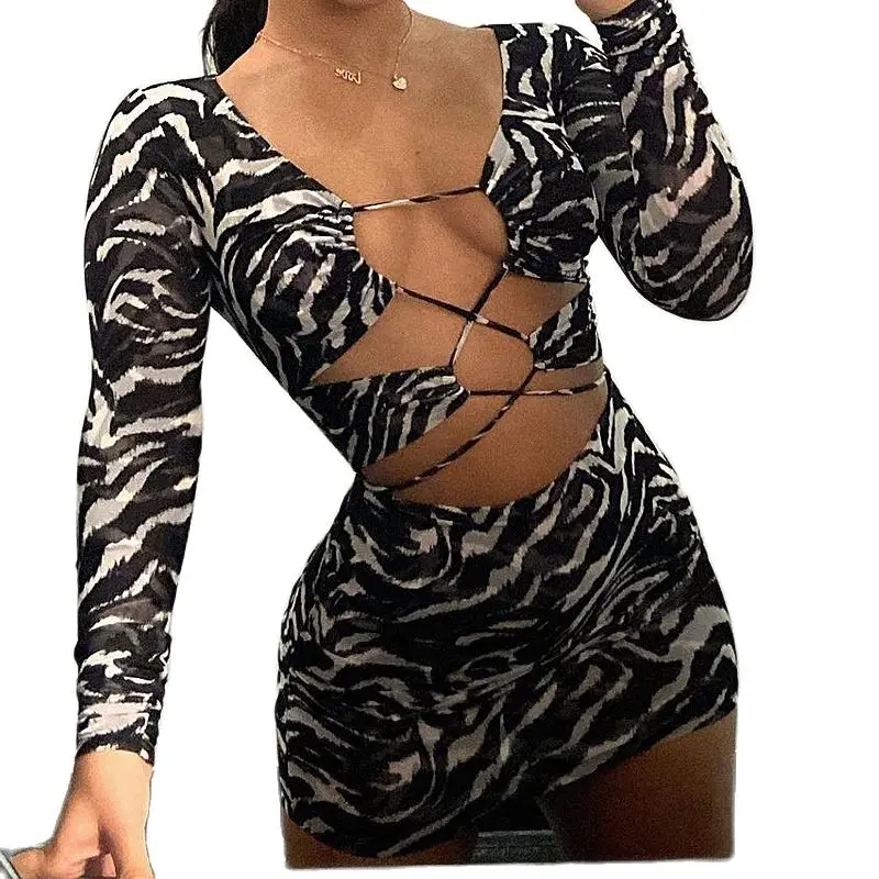 

Платье-мини с длинным рукавом, V-образным вырезом и принтом зебры
