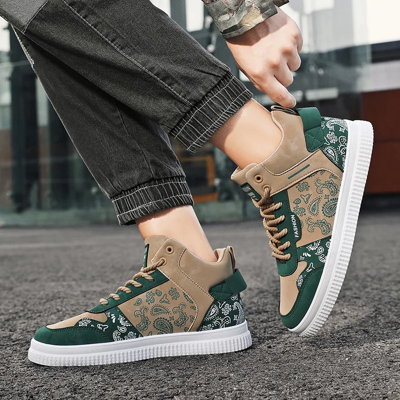 2022 New Fashion Printed Skateboard Sneakers for Men Women Breathable High-top Board Shoes Men Flat Non-slip Sport Man Sneakers