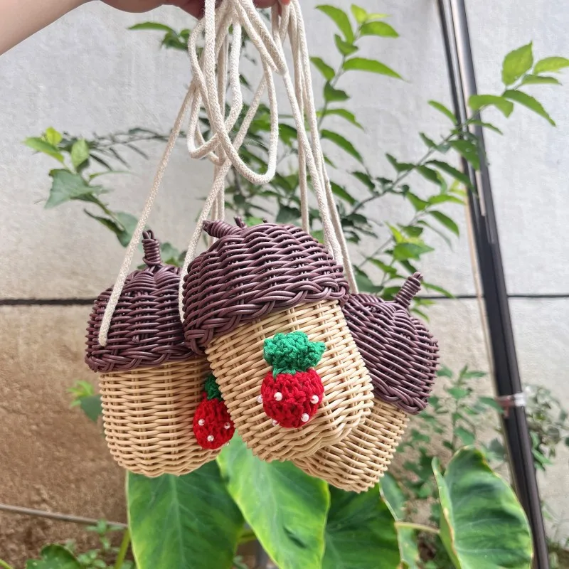 

Mini Handbag Shooting Children's Props Rattan Woven Baskets Diagonal Woven Bags Cute Pine Fruit Crossbody Bag for Children