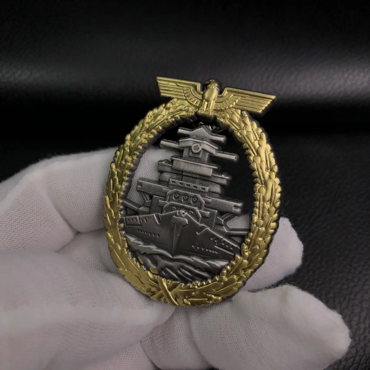 Немецкий прусский двухцветный металлический значок High Seas с пряжкой-бабочкой